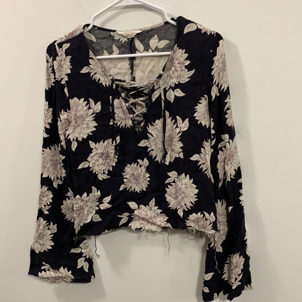 Women’s Sun & Shadow Crop top raw hem tie front S
